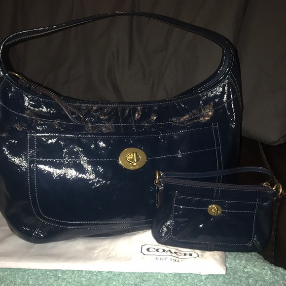 100% AUTHENTIC COACH HOBO - Picture 2 of 8